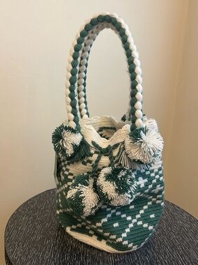 Wuitusu Woven Handbag Green and White Handmade NWT